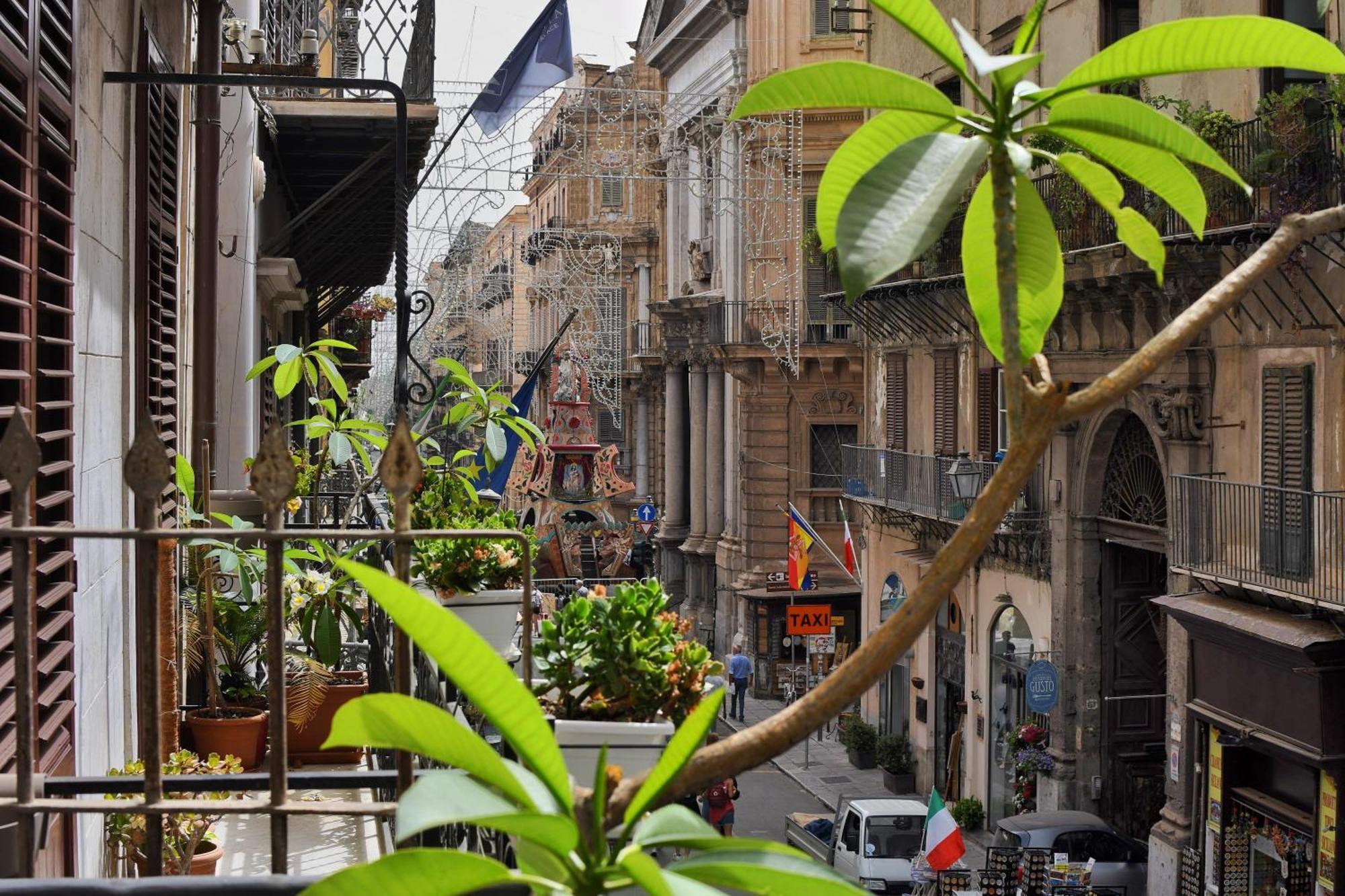 Iflat Palazzo Ragusi Apartment ปาแลร์โม ภายนอก รูปภาพ